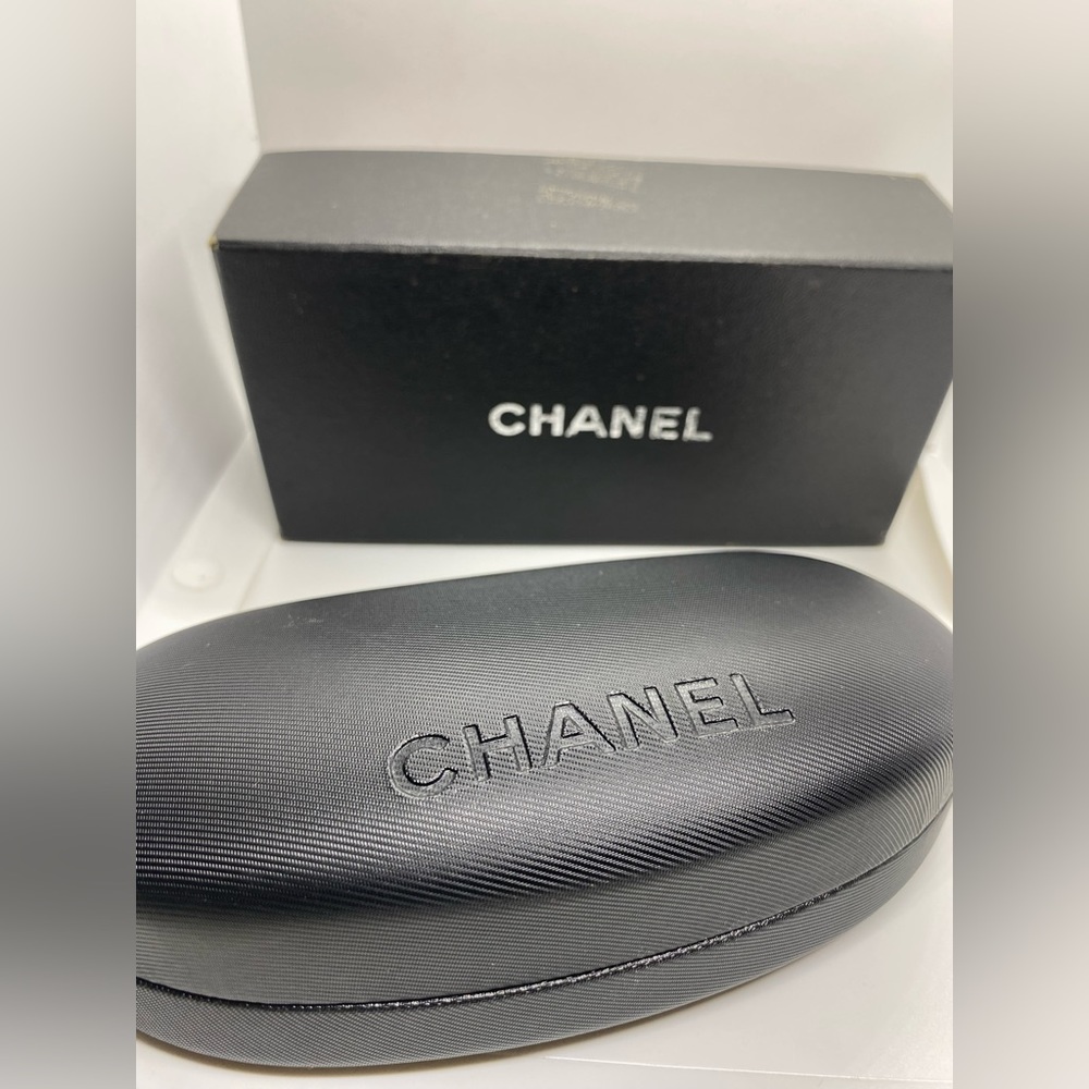 Gorgeous Brown Tint Chanel Sunglasses - Picture 6 of 6